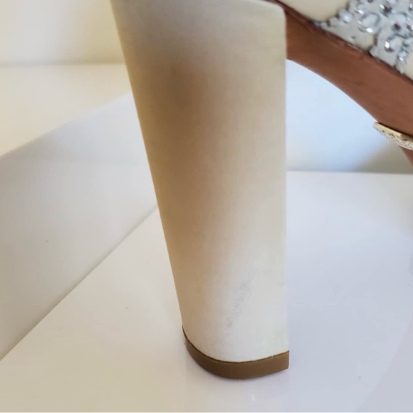Badgley Mischka Kelly Chunky Heel Pump Ivory Size 8 - Picture 13 of 13